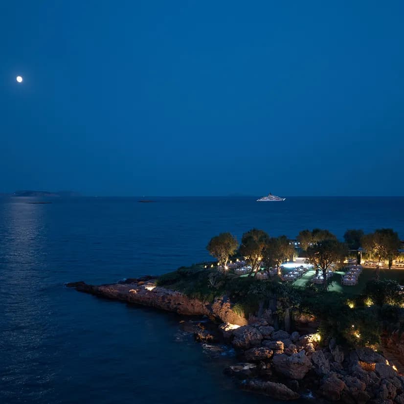 Island events dinner setting